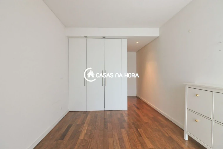 Apartamento T2 para Arrendamento em Paranhos Foto 19
