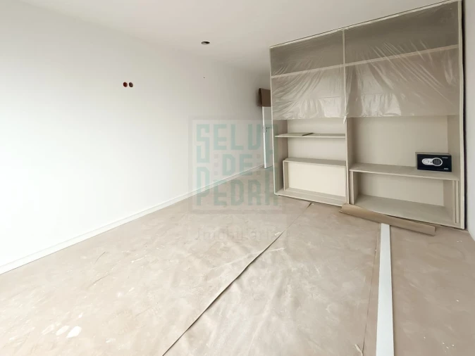 Moradia T4 para Venda em Ribeirão Foto 30