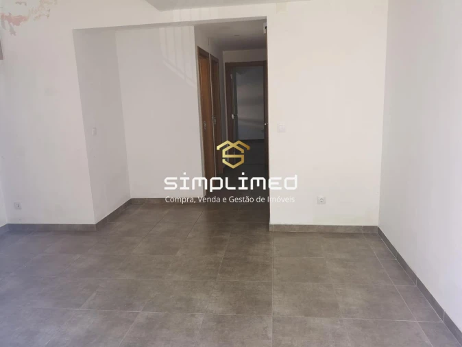 Apartamento T1 para Venda em Barreiro e Lavradio Foto 4