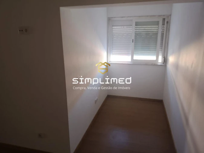 Apartamento T1 para Venda em Barreiro e Lavradio Foto 7