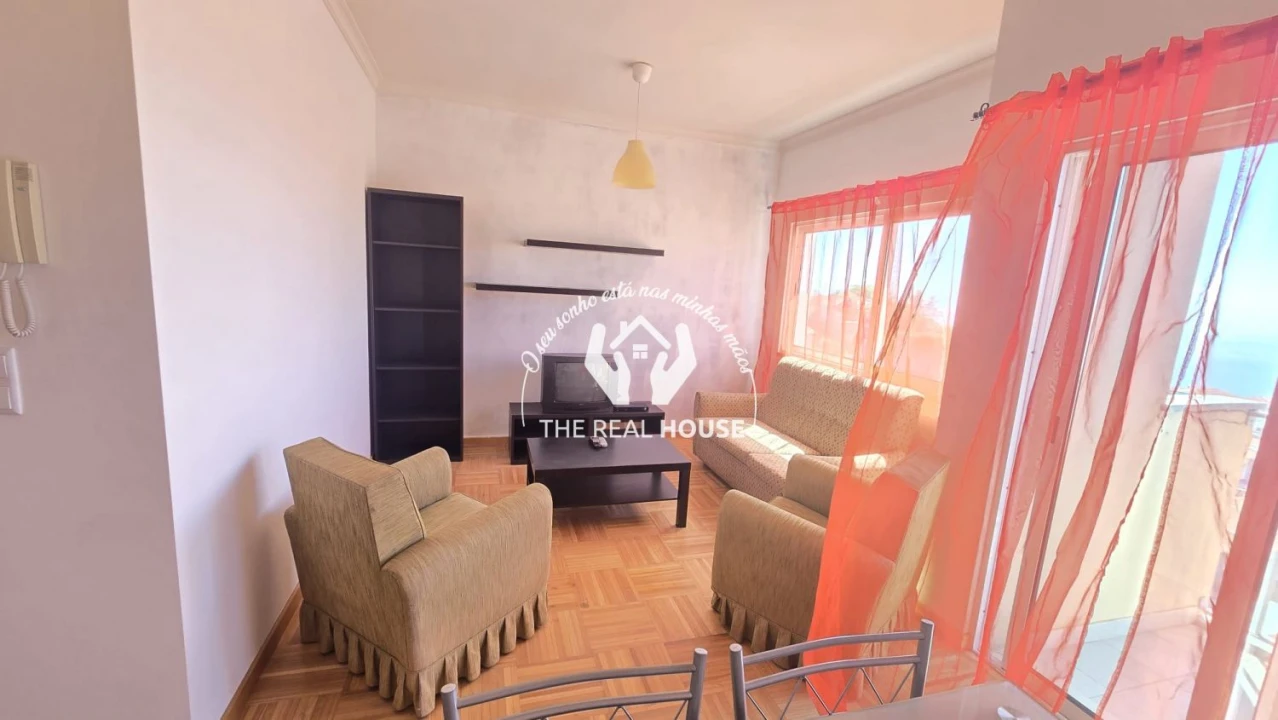 Apartamento T2 para Venda em Caniço Foto 3