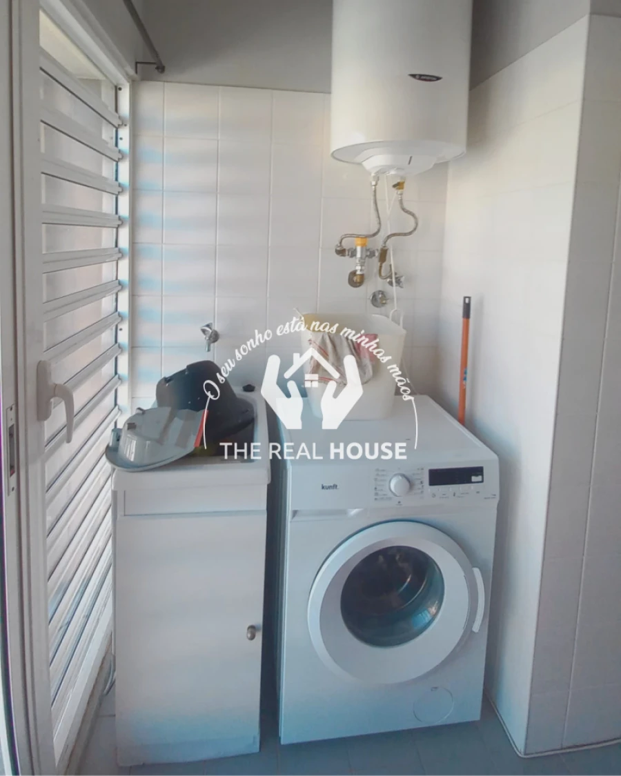 Apartamento T2 para Venda em Caniço Foto 5