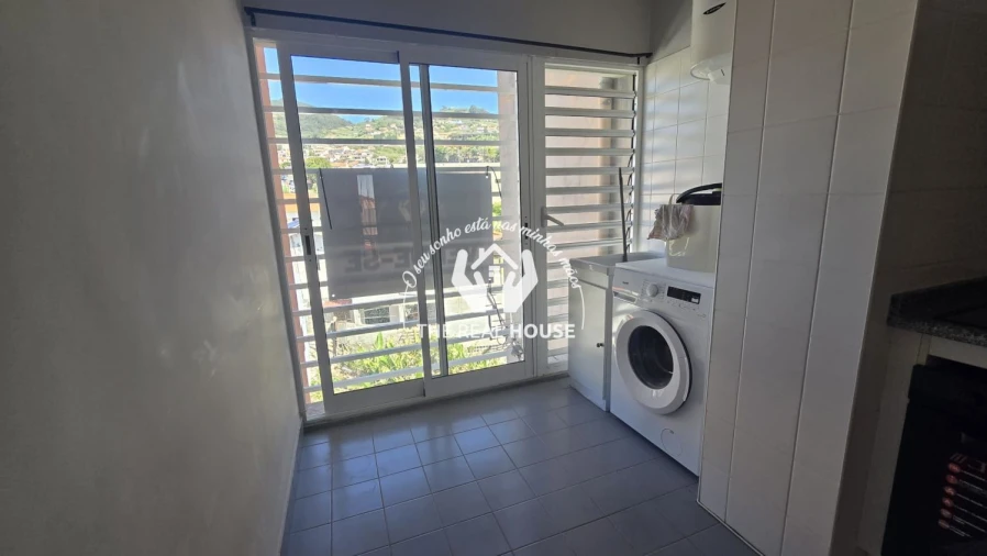 Apartamento T2 para Venda em Caniço Foto 10