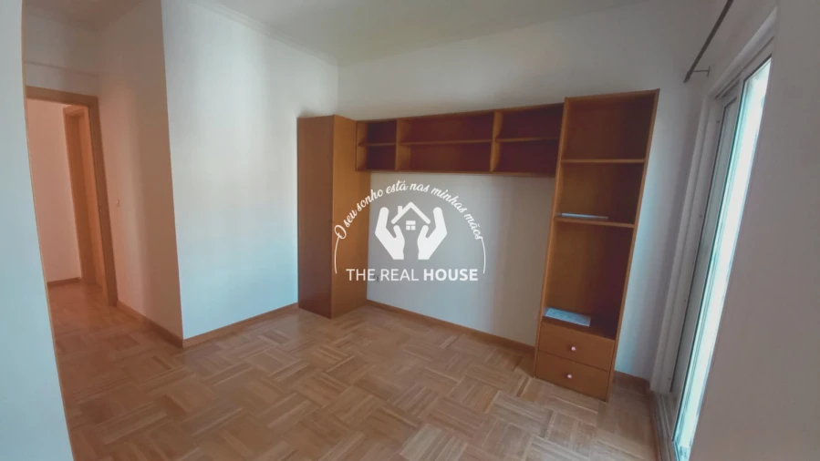 Apartamento T2 para Venda em Caniço Foto 9