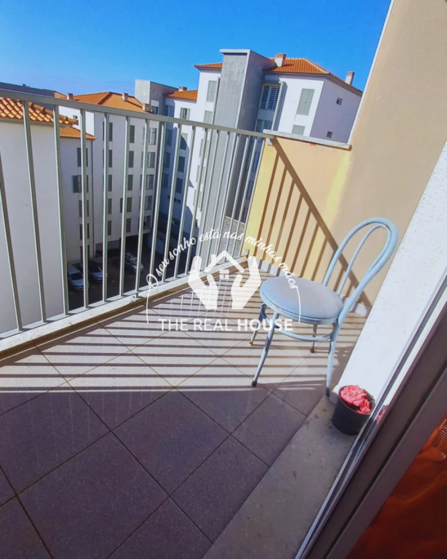 Apartamento T2 para Venda em Caniço Foto 10