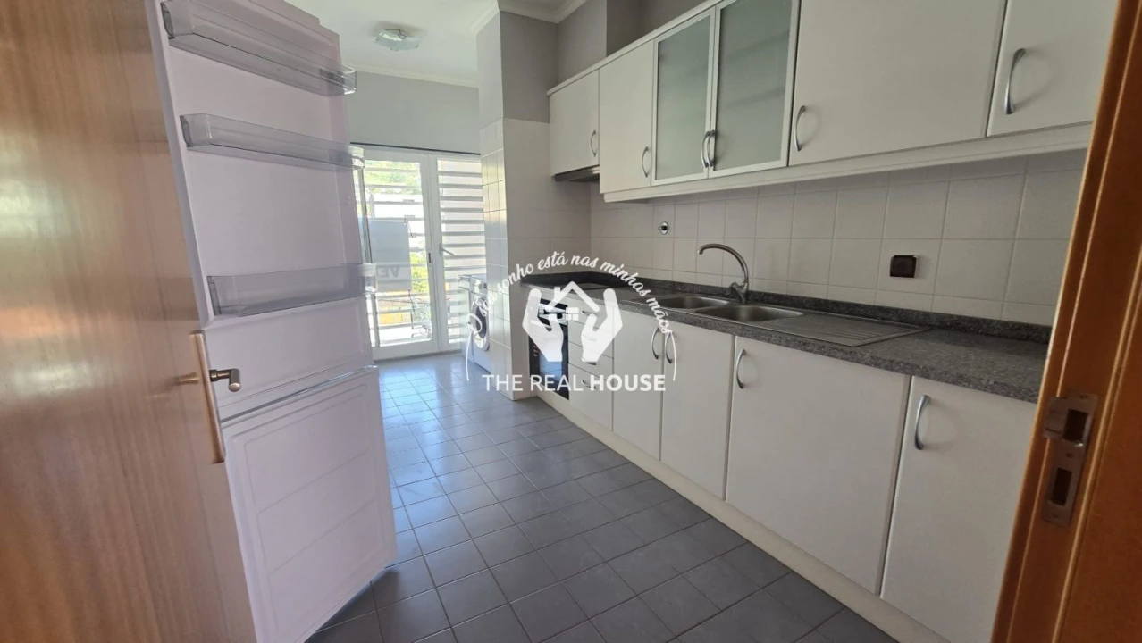 Apartamento T2 para Venda em Caniço Foto 7