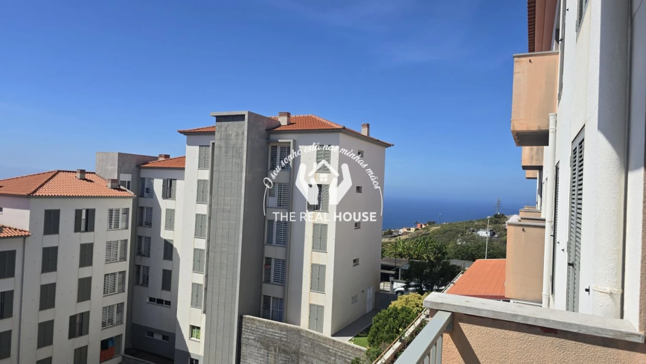 Apartamento T2 para Venda em Caniço Foto 23