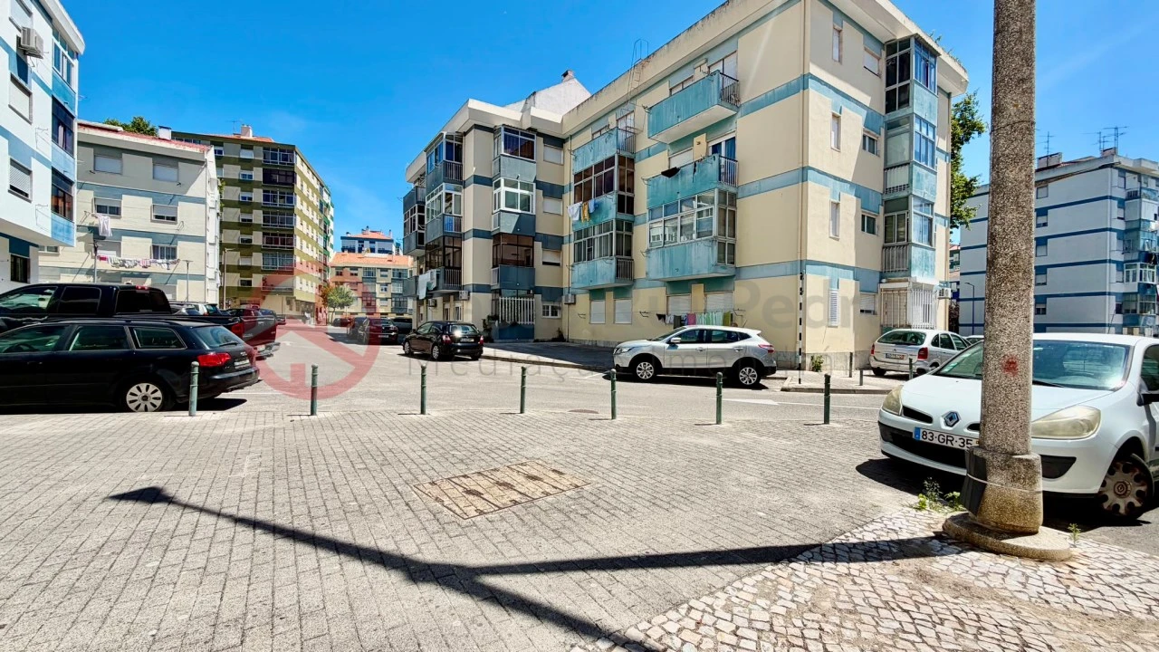 Apartamento T2 para Venda em Amora Foto 34