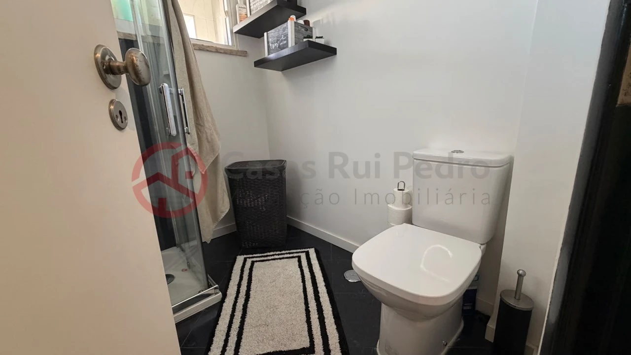Apartamento T2 para Venda em Amora Foto 54