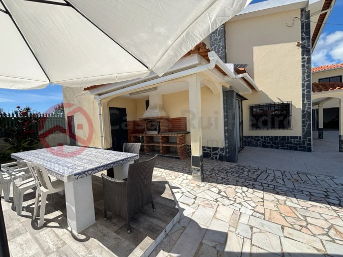 Moradia T4 para Venda em Quinta do Conde Foto 6