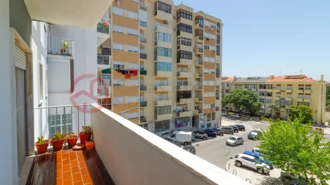 Apartamento T3 para Venda em Corroios