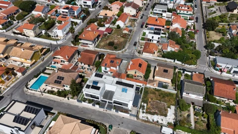 Moradia T3 para Venda em Charneca de Caparica e Sobreda