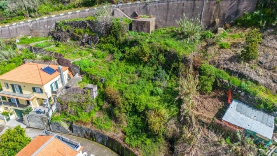 Terreno para Venda em Calheta