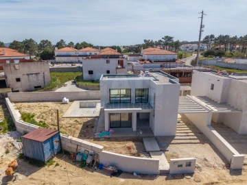 Moradia T3 para Venda em Tornada e Salir do Porto