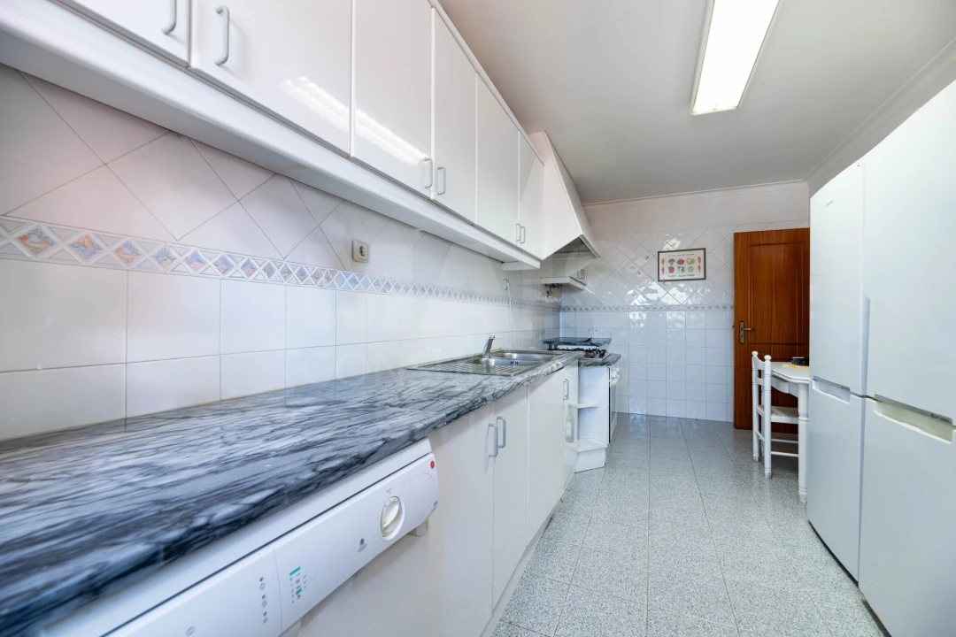 Apartamento T2 para Venda em Agualva e Mira-Sintra Foto 4