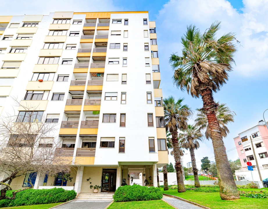 Apartamento T3 para Venda em Carnaxide e Queijas Foto 2