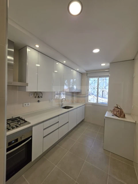 Apartamento T2 para Venda em Águas Livres