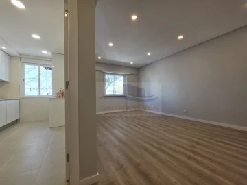 Apartamento T2 para Venda em Águas Livres