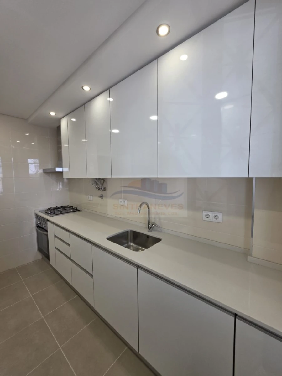 Apartamento T2 para Venda em Águas Livres Foto 52