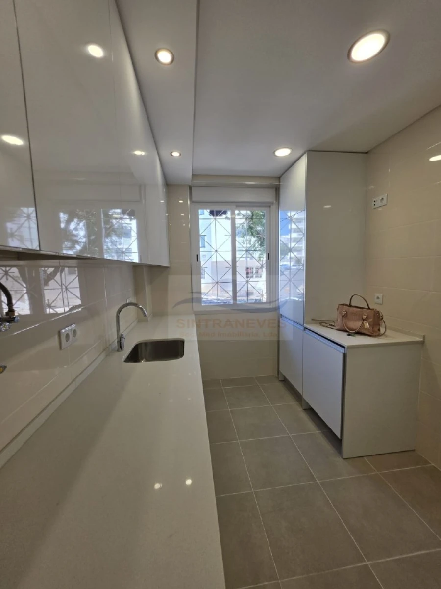 Apartamento T2 para Venda em Águas Livres Foto 54
