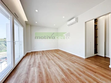 Moradia T3 para Venda em Almargem do Bispo, Pêro Pinheiro e Montelavar