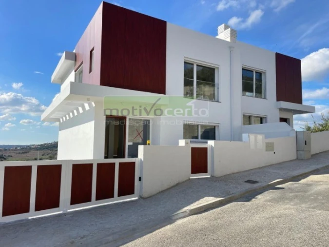 Moradia T3 para Venda em Almargem do Bispo, Pêro Pinheiro e Montelavar Foto 33