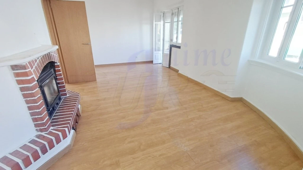Apartamento T4 para Venda em Rio de Mouro Foto 1