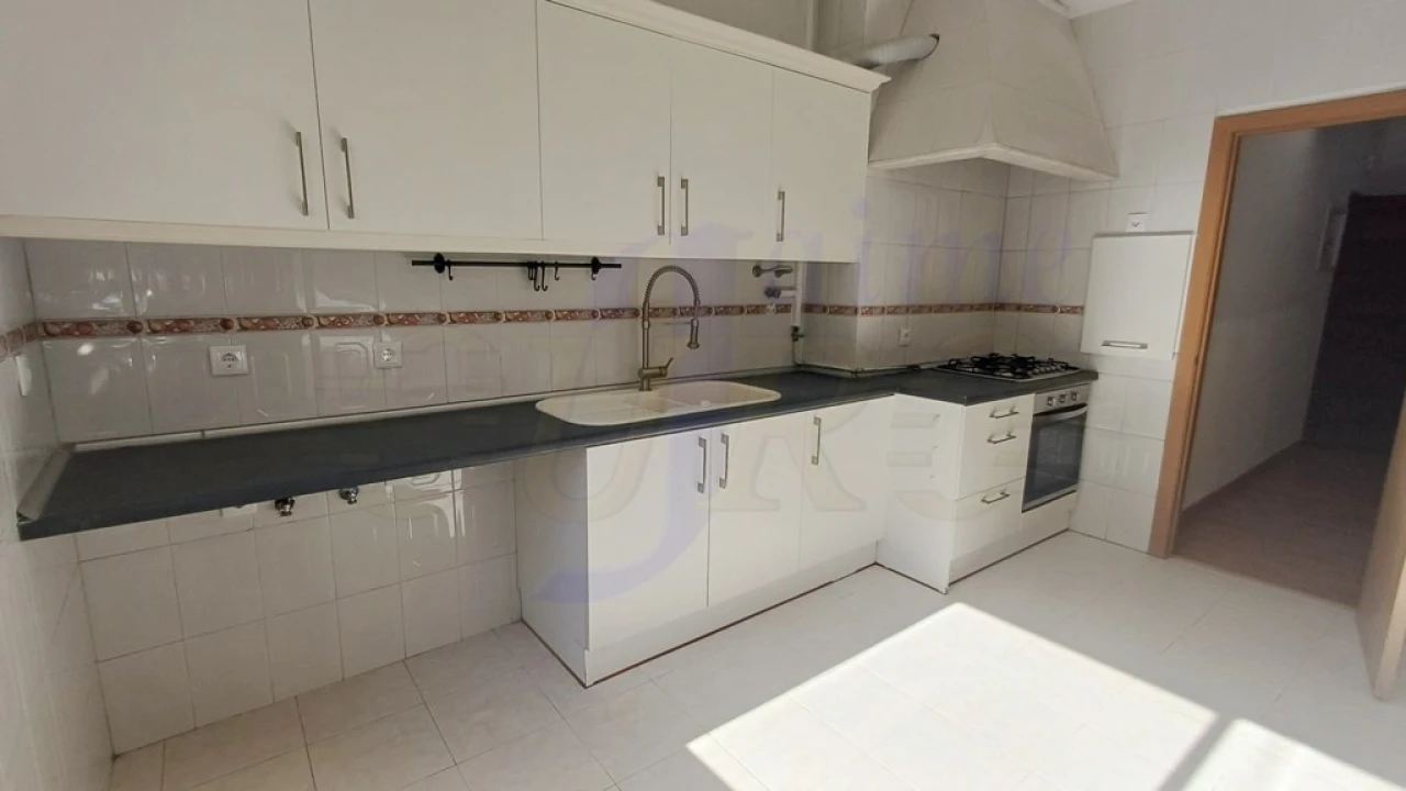 Apartamento T4 para Venda em Rio de Mouro Foto 6