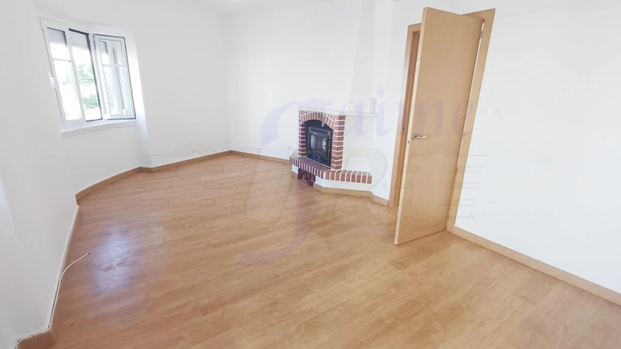 Apartamento T4 para Venda em Rio de Mouro Foto 2