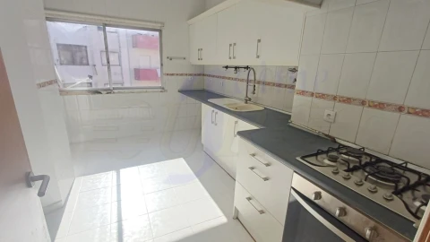 Apartamento T4 para Venda em Rio de Mouro