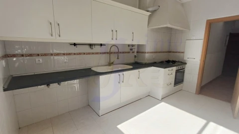 Apartamento T4 para Venda em Rio de Mouro