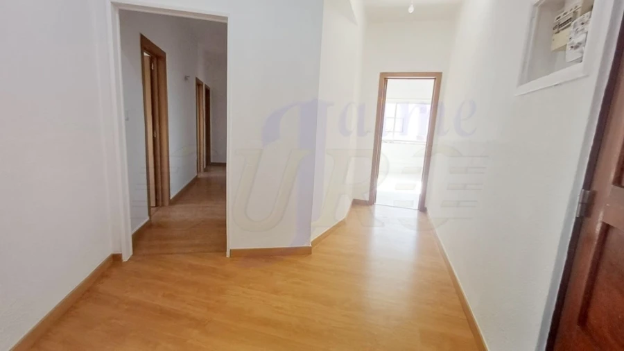 Apartamento T4 para Venda em Rio de Mouro Foto 7