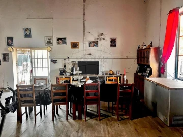 Armazém para Venda em Carvoeira e Carmões