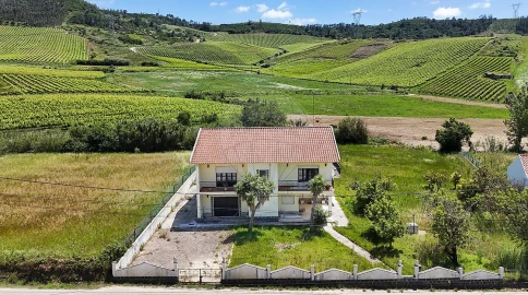Moradia T3 para Venda em Santa Maria, São Pedro e Matacães