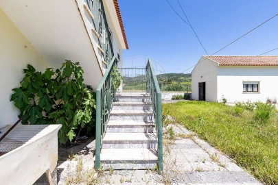 Moradia T3 para Venda em Santa Maria, São Pedro e Matacães