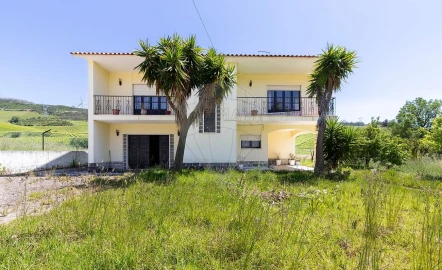 Moradia T3 para Venda em Santa Maria, São Pedro e Matacães