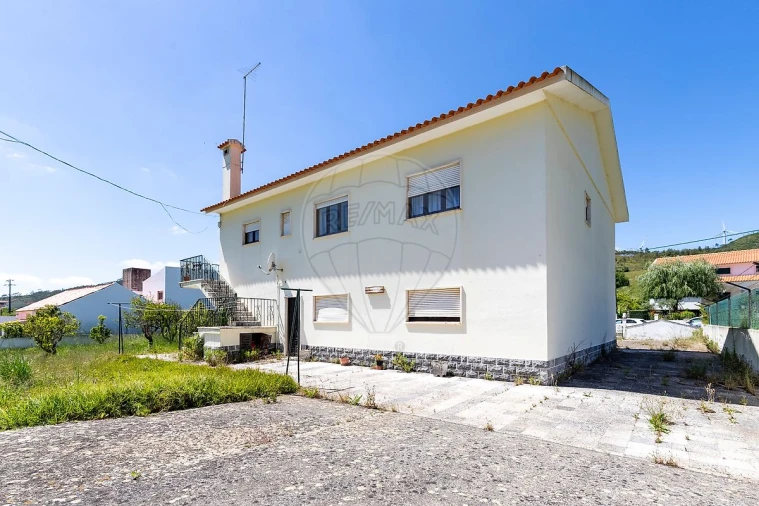 Moradia T3 para Venda em Santa Maria, São Pedro e Matacães Foto 33