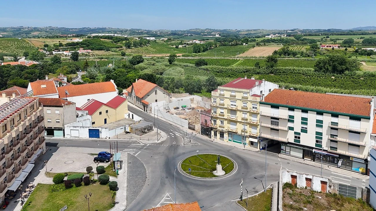 Apartamento T1 para Venda em Bombarral e Vale Covo Foto 14