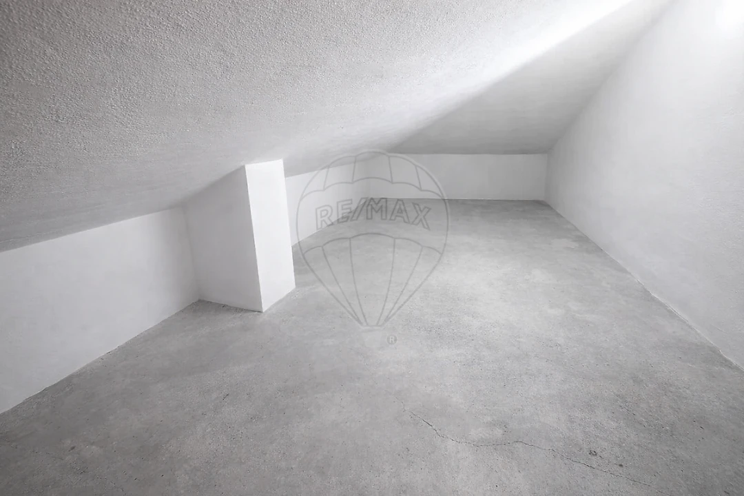 Apartamento T2 para Venda em Ota Foto 15