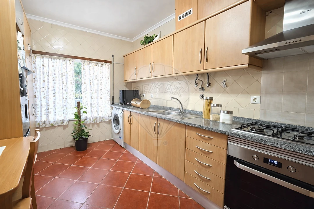 Apartamento T2 para Venda em Ota Foto 4