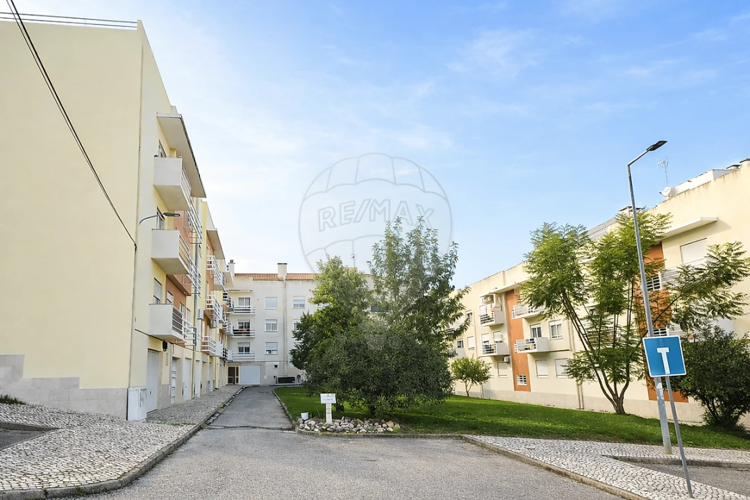 Apartamento T2 para Venda em Ota Foto 12