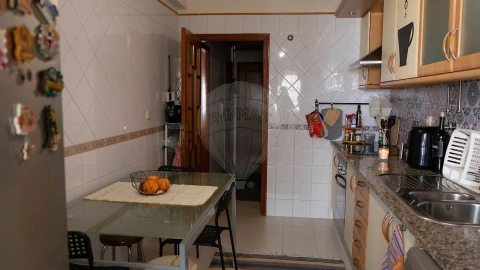 Apartamento T3 para Venda em Azambuja