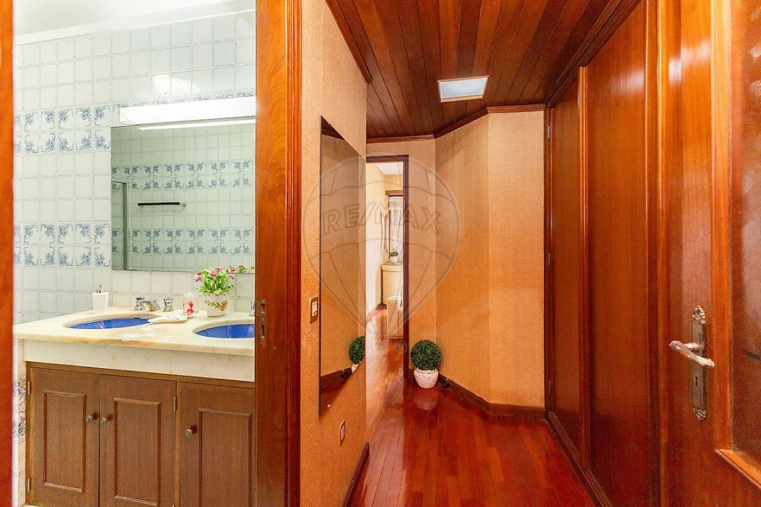 Apartamento T2 para Venda em Cidade da Maia Foto 11