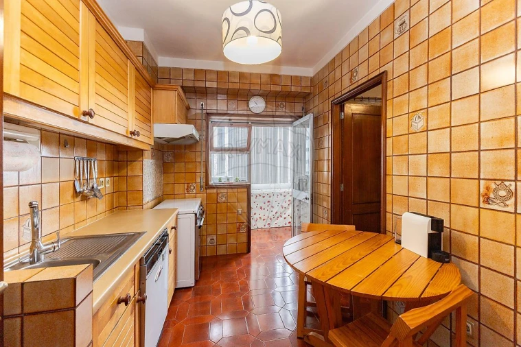 Apartamento T2 para Venda em Cidade da Maia Foto 3