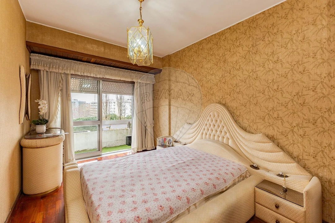 Apartamento T2 para Venda em Cidade da Maia Foto 16
