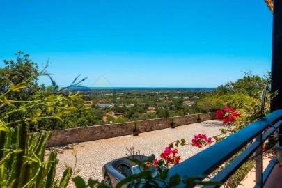 Moradia T4 para Venda em Santa Barbara de Nexe