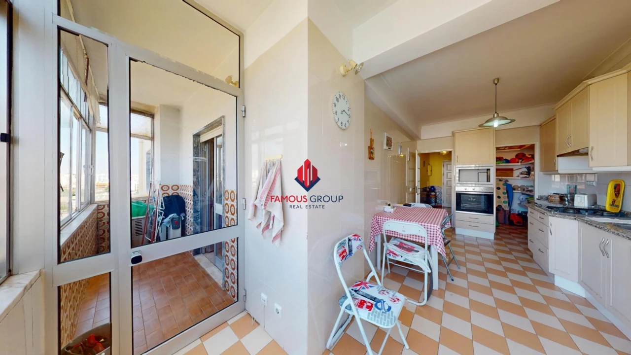 Apartamento T3 para Venda em Portimão Foto 25
