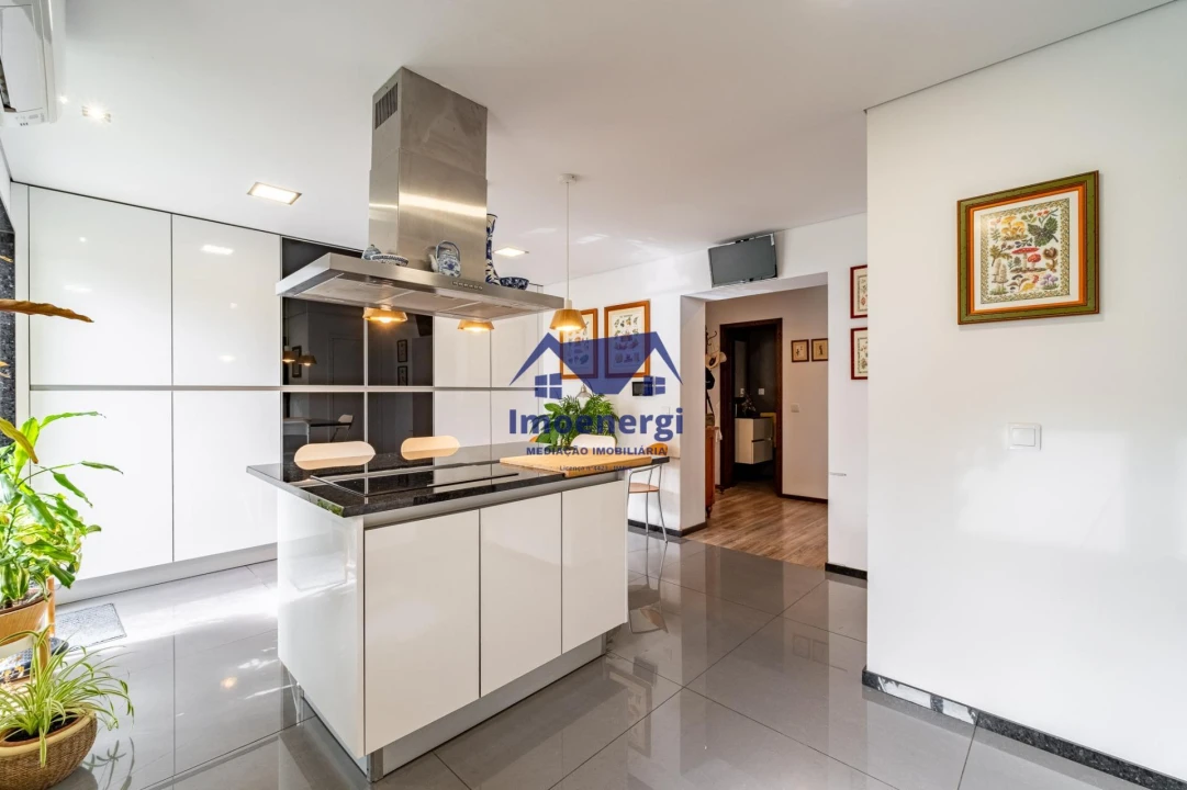 Moradia T4 para Venda em Arvore Foto 36