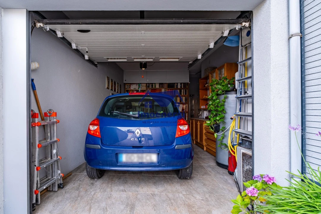 Moradia T4 para Venda em Arvore Foto 5