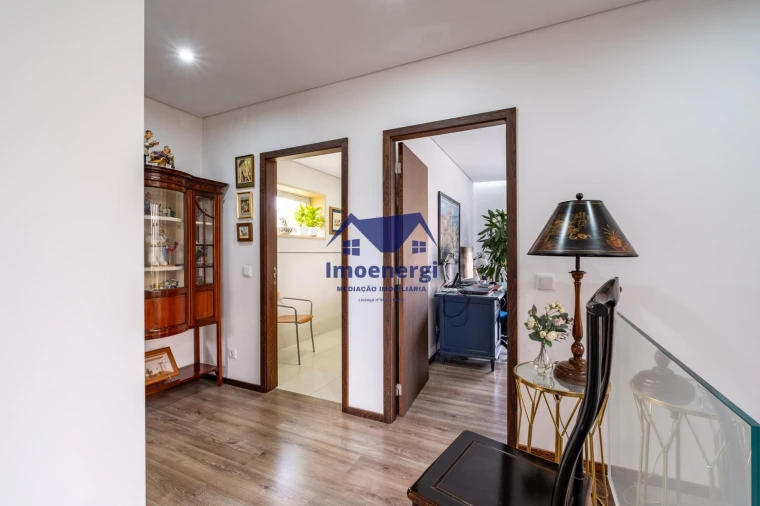 Moradia T4 para Venda em Arvore Foto 21